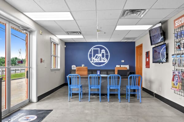 318 Austin290 West Office7