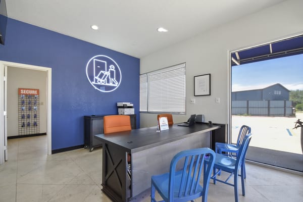 319 Boerne Office6