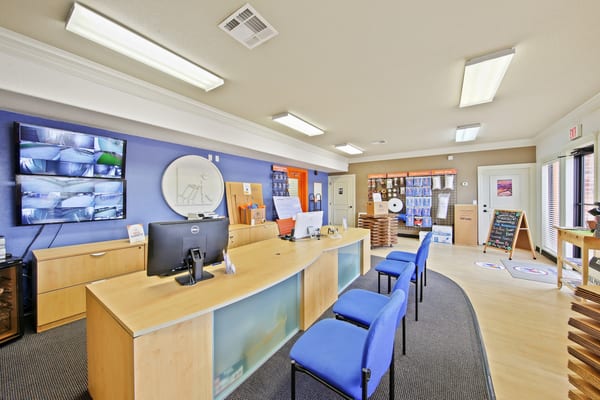 327 Bryan Office2