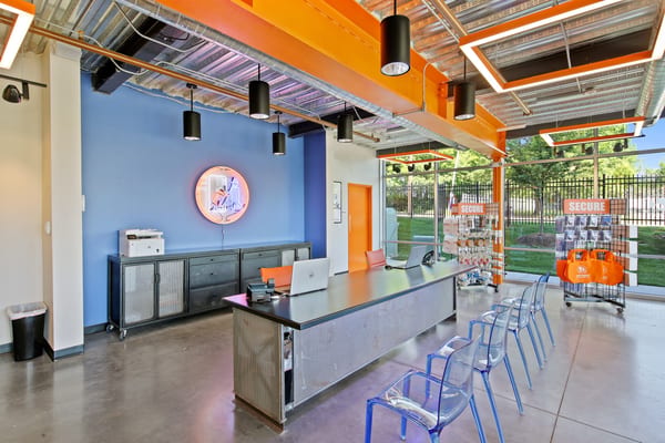 344 College St Uptown Office4