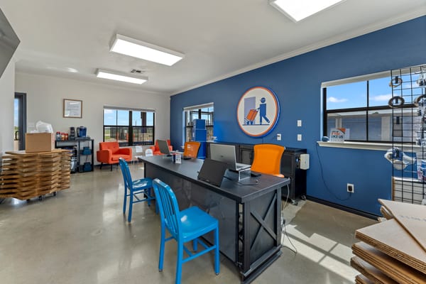 425 FM529 Office
