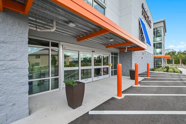 411 Ortiz Entrance