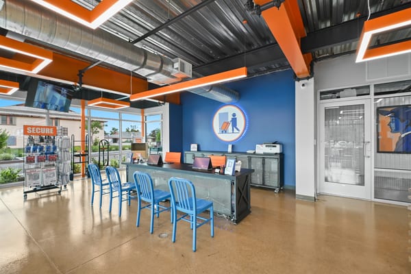 411 Ortiz Office2