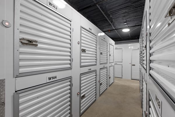 389 Sandy Plains Locker2