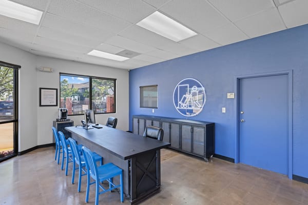 332 Mac Arthur Office1
