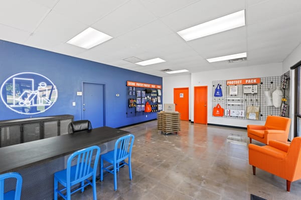 332 Mac Arthur Office2