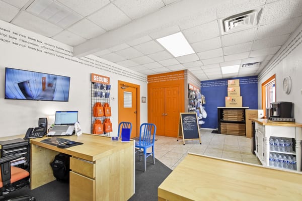 321 Spring Branch Office4